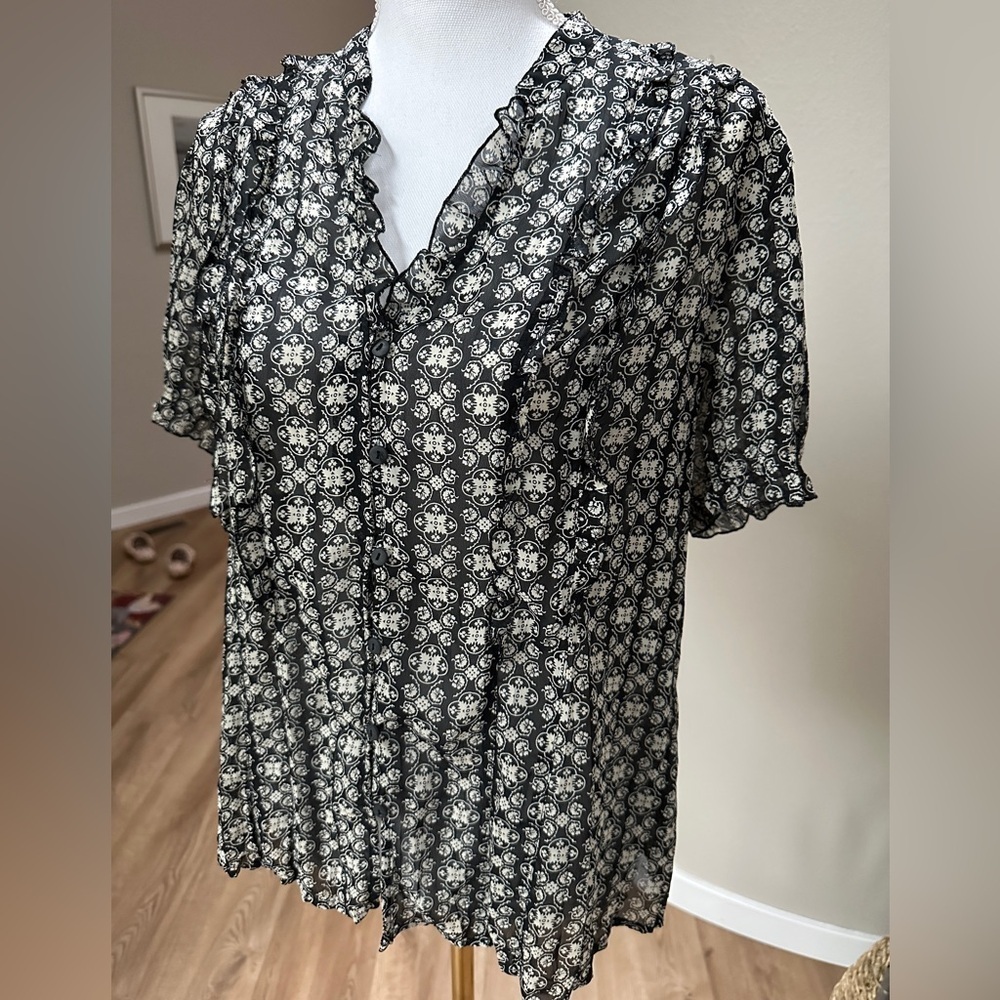 2010s Sheer black and white Pintuck short puff sleeve top blouse